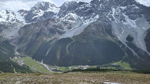 Zdjęcie z Andreas Schlosser wzdłuż trasy
