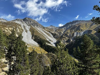 Photo de Andy Hills le long du parcours