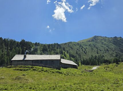Fotografija s spletne strani MRDL na poti