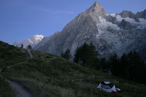 Fotografija s spletne strani Gloop na poti