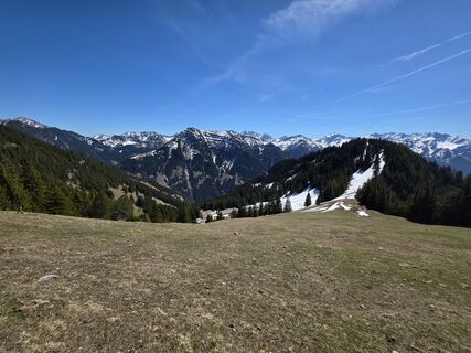 Fotografija s spletne strani Carlo Ospelt (Wuffenstein) na poti