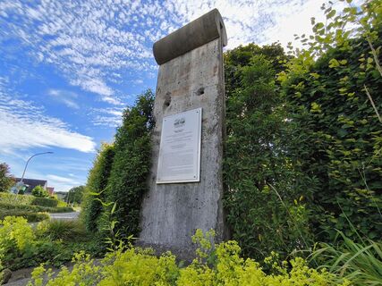 Berliner Mauerstück in Riege
