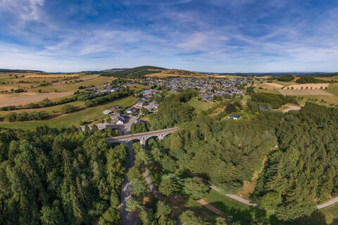 luftpanorama-usseln-maik-julemann_c__tourist-information-willingen.jpg