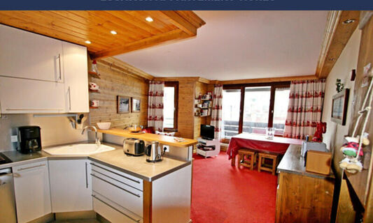 Curling B #1 - Maeva