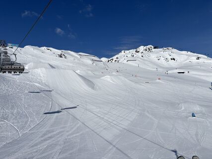 Zdjęcie z Mario Prgomet wzdłuż trasy