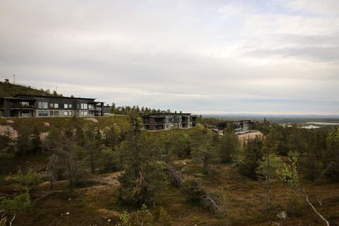Landschaftsblick vom Felsenberg Juhannuskallio auf das Ruka Ski Resort, Kuusamo