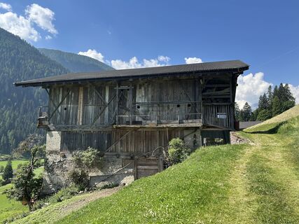Fotografija s spletne strani Ernst Schmid na poti