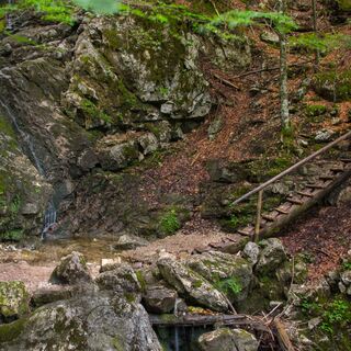 Wanderweg durch die Klamm