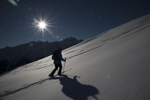 Skitouren im Gegenlicht