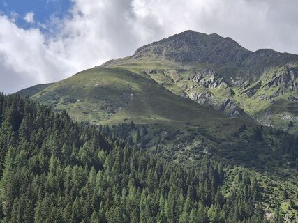 Fotografija s spletne strani hannes Zederbauer na poti