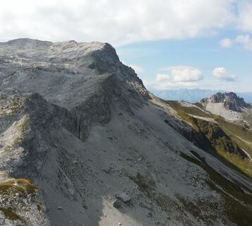 Rätschenfluh mit Blick vom Gafierjöchle