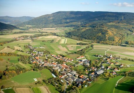Luftaufnahme der Marktgemeinde Raxendorf