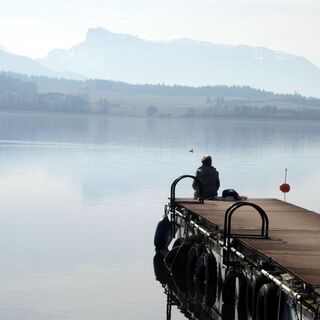 Kleine Verschnaufpause im noch recht einsamen Strandbad Wallersee-Zell.