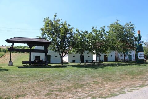 und idyllische Weinviertler Kellergassen