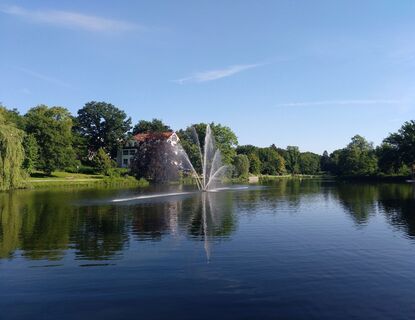VitalWanderWeg_Salzetal_Kurparksee_Salzuflen_CC_BY_SA_Teutoburger_Wald_Kerstin_Paar_IMG_20220612_085956_917.jpg