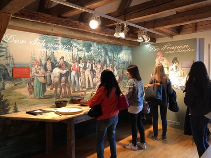 Schwarzer Vere Ausstellung im Heimatmuseum Ostrach