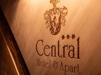 Central Hotel &amp; Apart