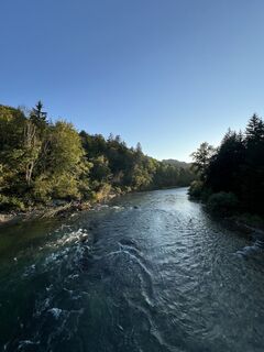 Fotografija s spletne strani Konrád Kékesi na poti