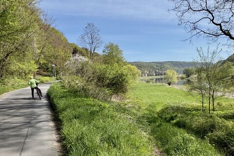 Foto von berg-wanderer entlang der Tour