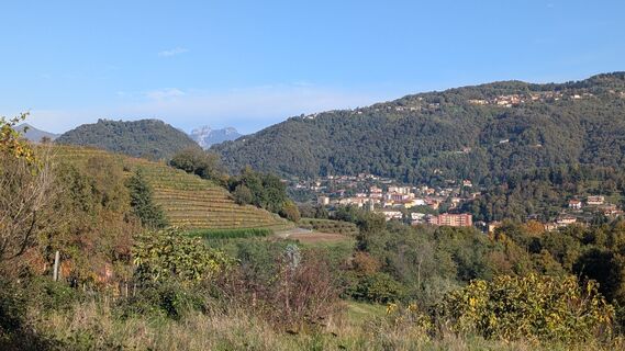 Zdjęcie z Stefano Manzoni wzdłuż trasy