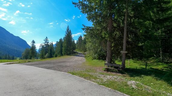 Beginn des Forstweges zur Feilalm