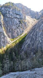 Fotografija s spletne strani Aga M na poti
