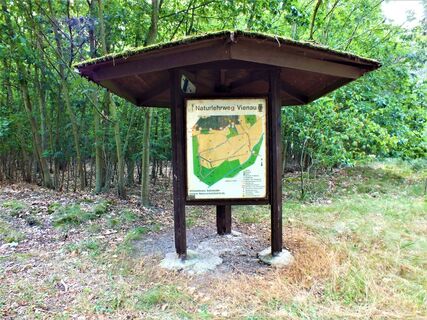 Eingangspavillon mit Informationen