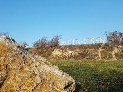 Attilafelsen_Tuniberg_2_Herbst_Frank_Greschel_2020-11_web