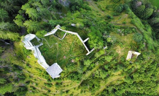 ruine-rabenstein-luftbild-c-bernhard-assmair.jpg