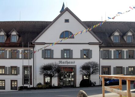 2981px Dunningen Rathaus retuschiert