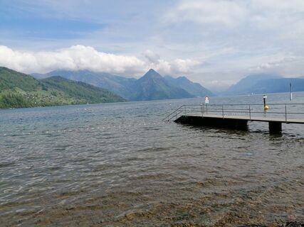 Fotografija s spletne strani luyyy na poti