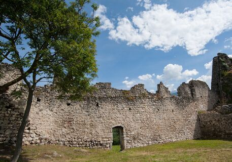 Ruinen von der Burg Penede in Nago