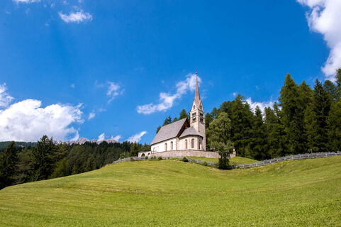 Chiesa Santa Giuliana - Vigo - ©Archivio APT Val di Fassa