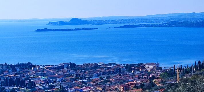 Zdjęcie z Luciamo masala wzdłuż trasy