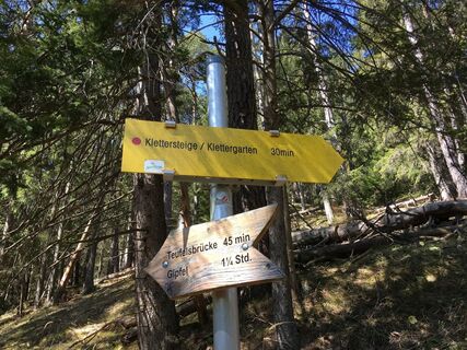 Hier trennen sich die Wege für die Wanderer und Kletterer