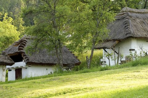strohgedeckte Keller Heiligenbrunn