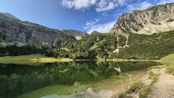 Fotografija s spletne strani Szuki76 na poti