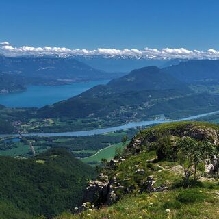 Blick auf den Lac du Bourget und die Rhône von der Felswand Chanduraz am Großen Colombier