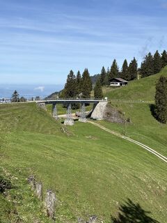 Fotografija s spletne strani Ewald Zweifel na poti