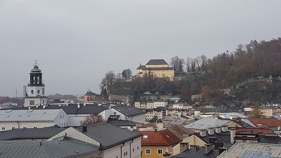 Kapuzinerklosterkirche und Basteimauer