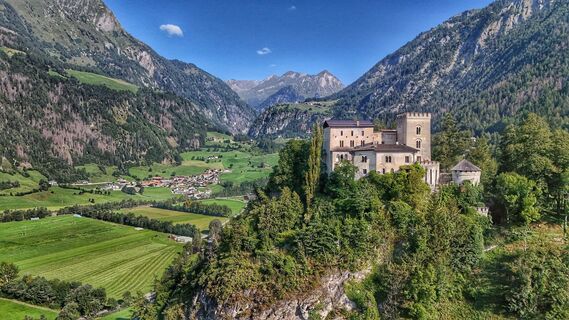 schloss-weissenstein-sommer-c-bernhard-assmair
