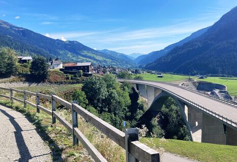 Wander- Bikeweg zwischen Sumvitg und Rabius