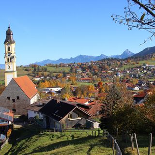 Blick auf die St. Nikolauskirche in Pfronten