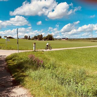 Der Günztal-Radweg führt durch das westliche Günztal.