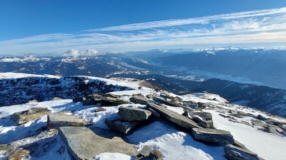 Fotografija s spletne strani Mono_X na poti