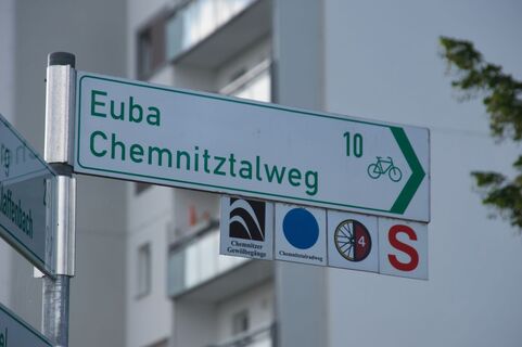 Falkeplatz Chemnitz - Chemnitztalradweg