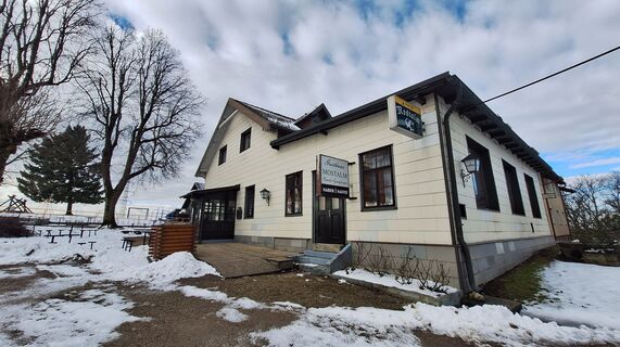 Zdjęcie z Regina Fleischmann wzdłuż trasy