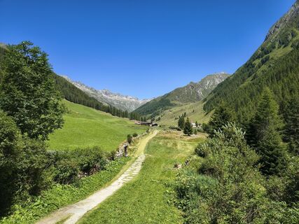 Fotografija s spletne strani Gabriele Cucchi na poti