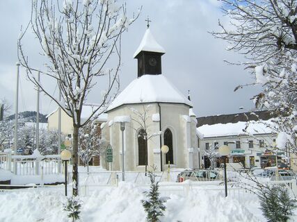 Kapelle am Hauptplatz in Gloggnitz