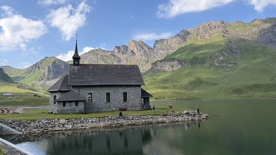 Fotografija s spletne strani Boris Schickedanz na poti